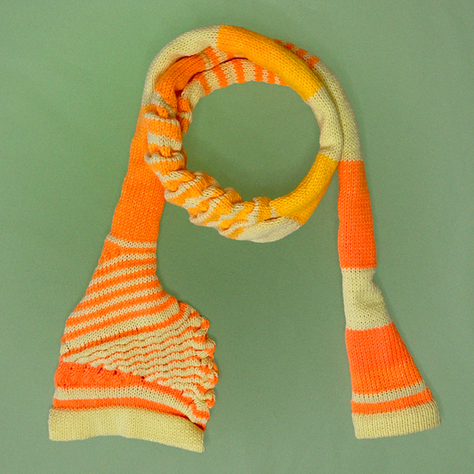 El Yapımı Renk Geçişli Örgü Oyunlu Atkı